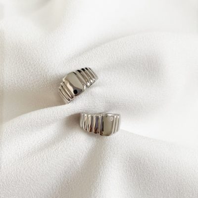 טבעת חואן זרקון צד עם שיבץ בצד הטבעת שחור או לבן לבחירה כסף אמיתי 925