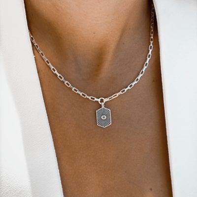 שרשרת LUNA כסף אמיתית 925 עם תליון מלבני בעיצוב קרני שמש ועדינות מודרנית