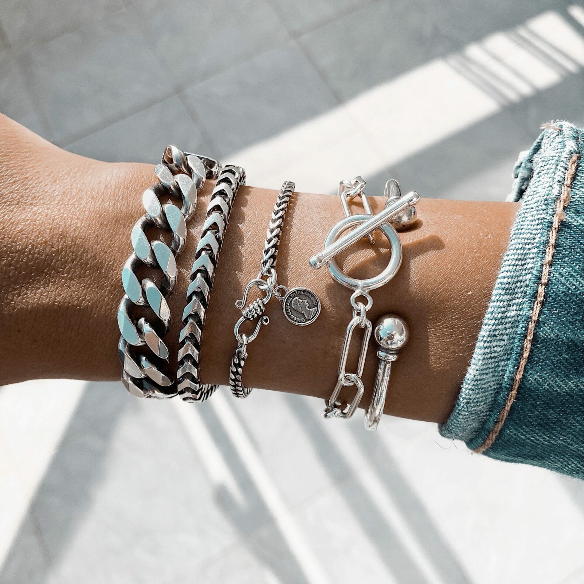 צמיד צמה תליון מטבע