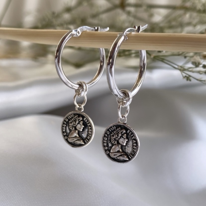 עגילי חישוק מטבע קלאסי