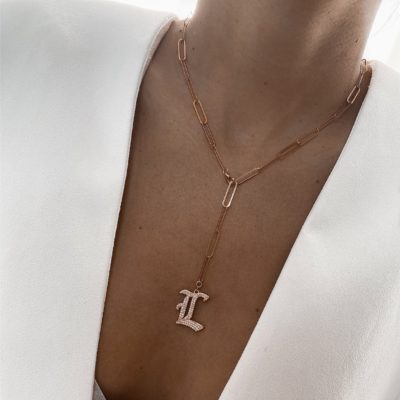 שרשרת כריס גותית משובצת תליון משובץ אות גותית לפי בחירה כסף אמיתי 925 משובץ זרקונים