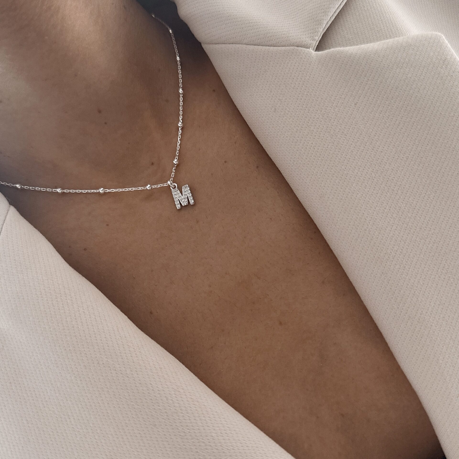 שרשרת ריף אות משובצת