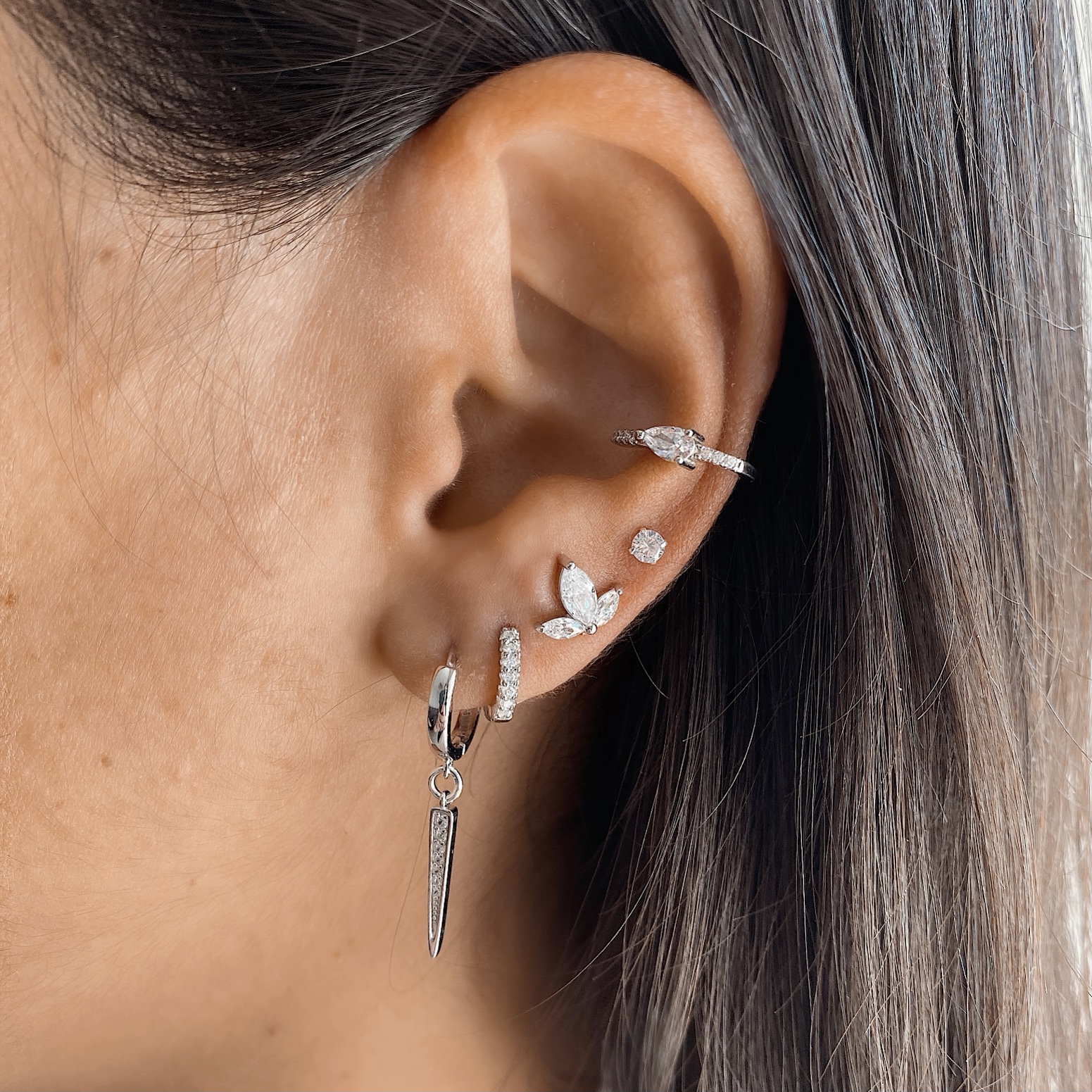 עגיל דמוי הליקס רולקס