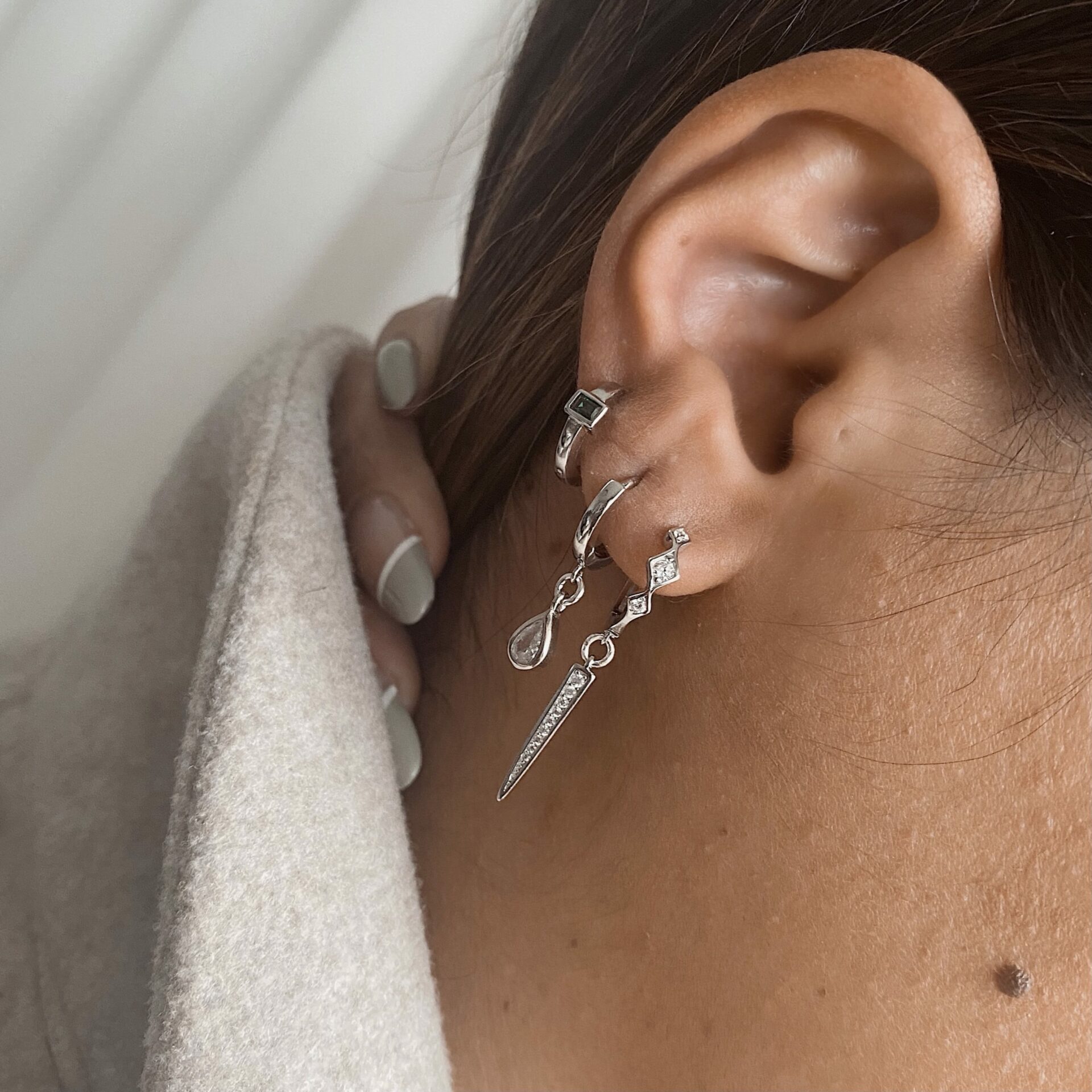 עגילי חישוק טיפה