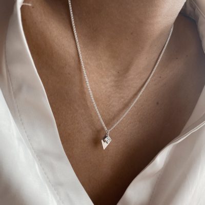 שרשרת כסף 925 עם תליון מעוין עדין משובץ זרקון