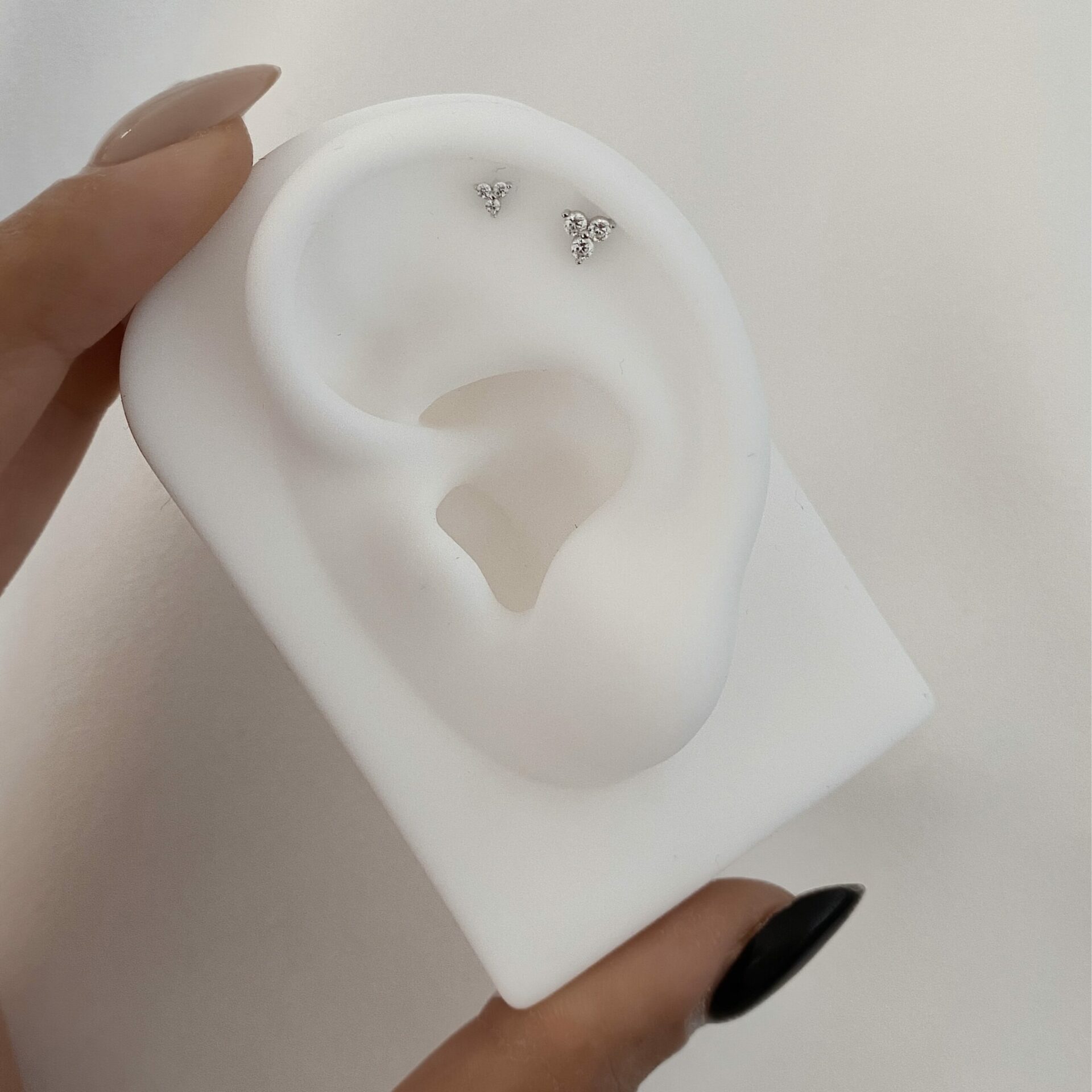 עגיל אדל הברגה