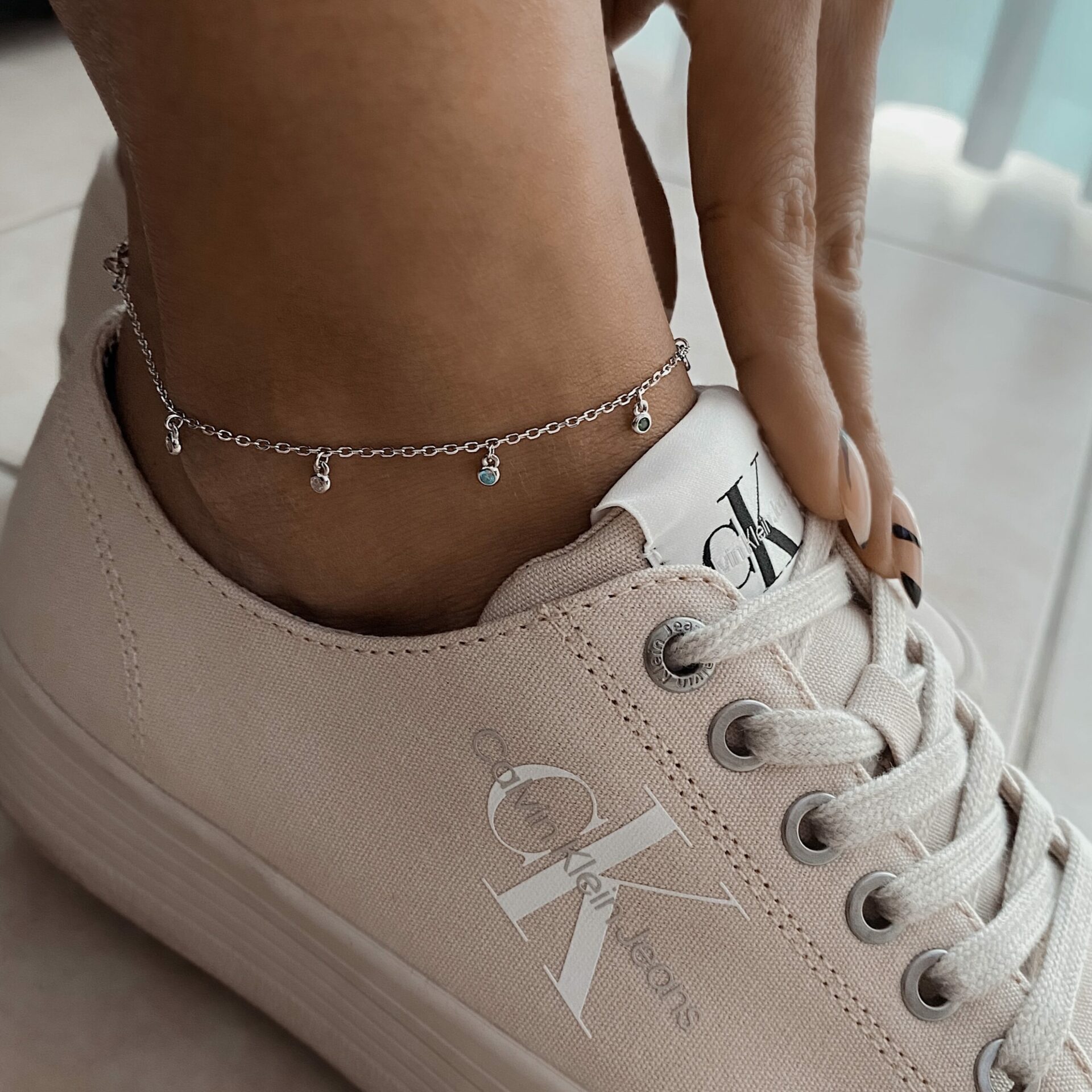 צמיד רגל מנור