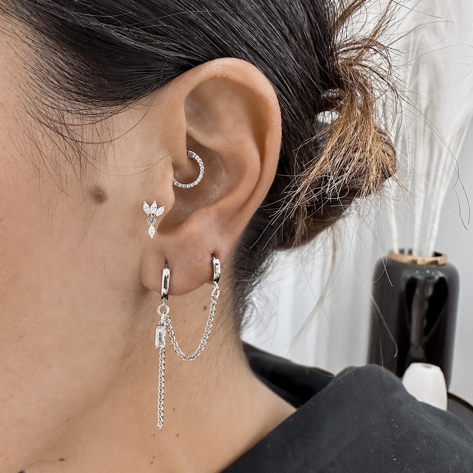 עגיל חישוק מור