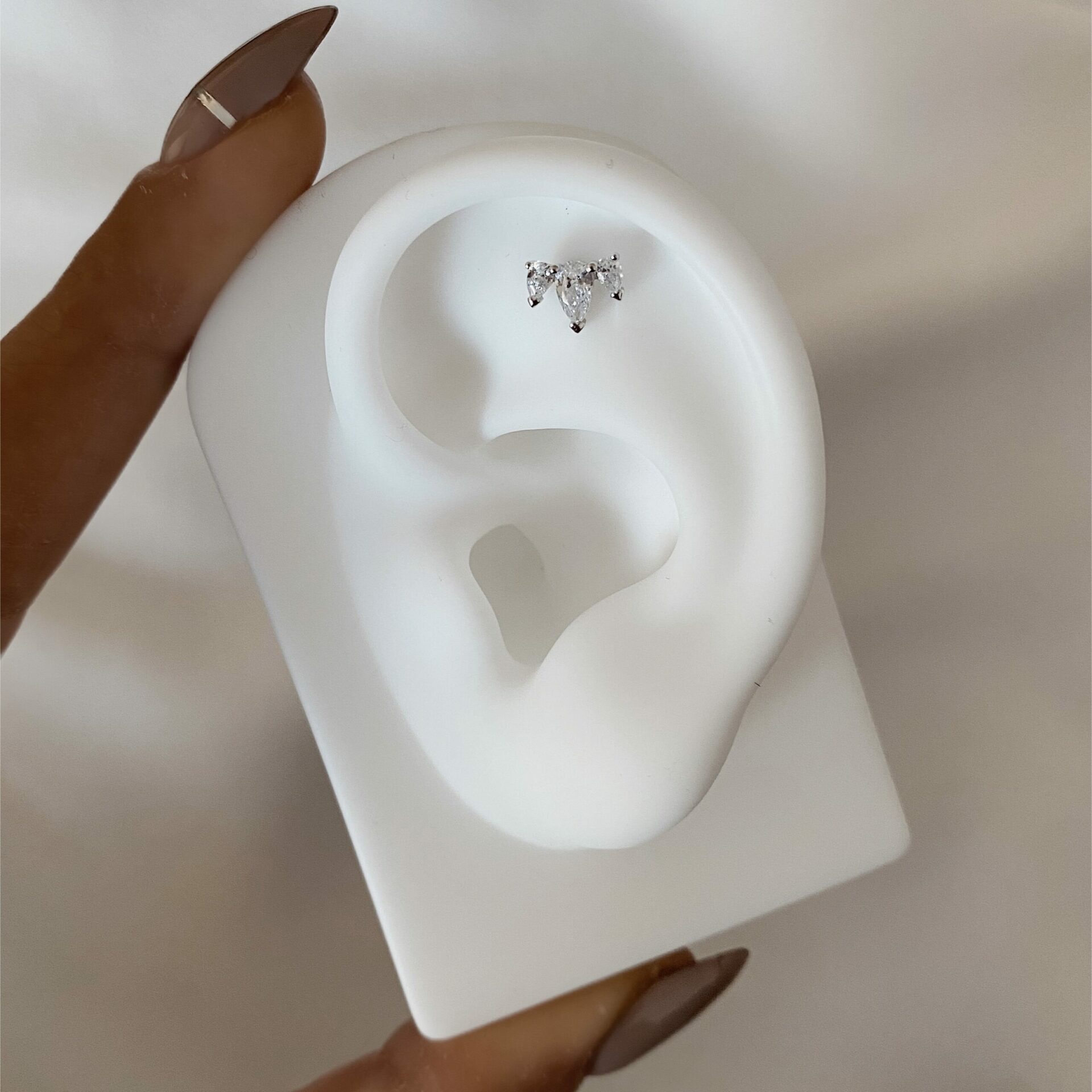 עגיל הברגה נרקיס כסף אמיתי 925