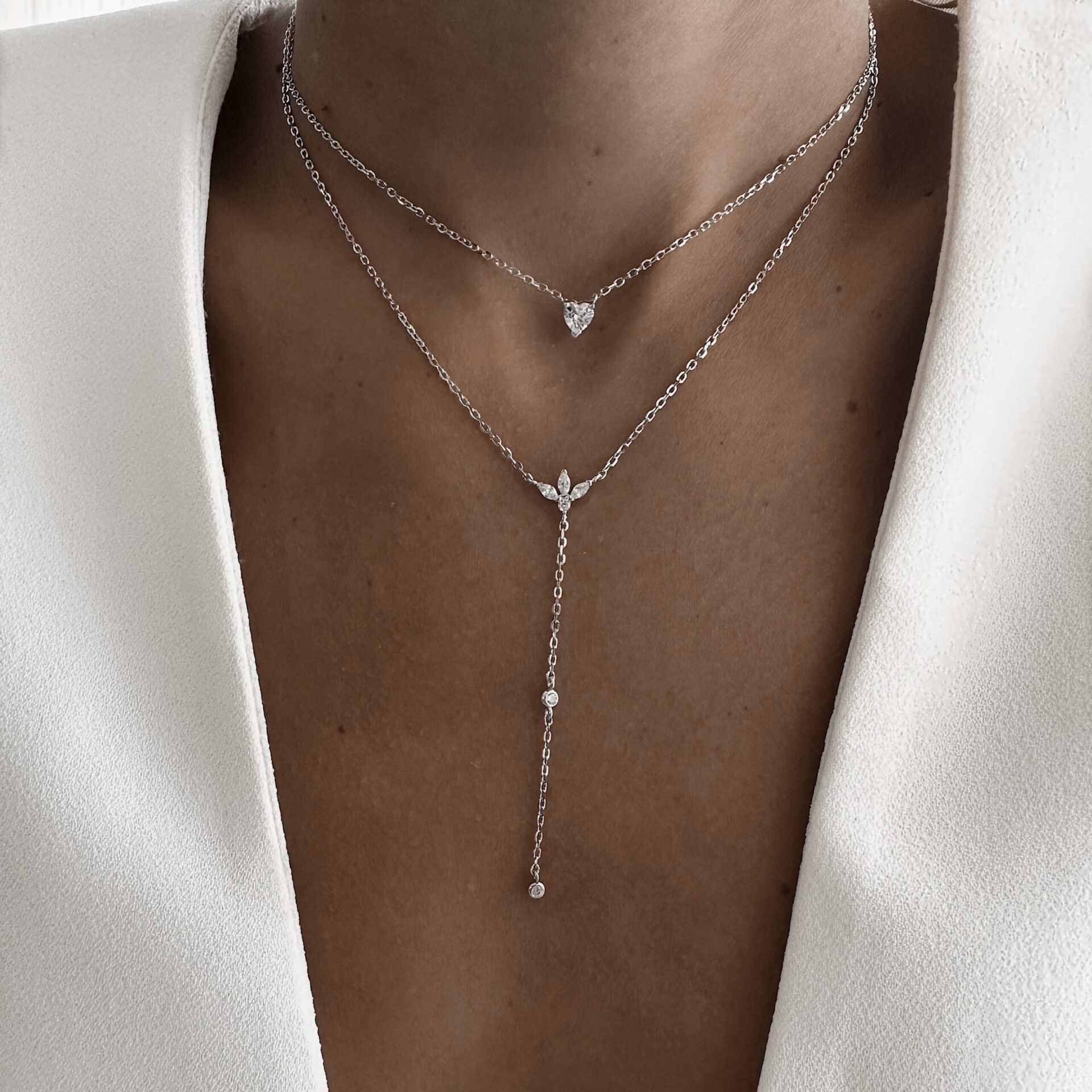 שרשרת לוטוס עניבה