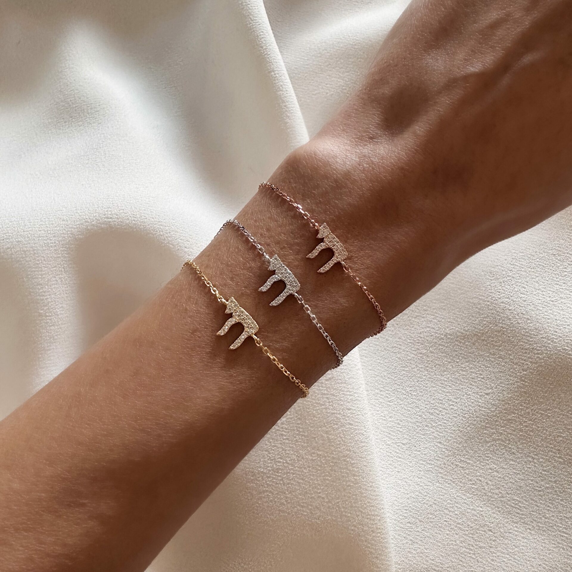 צמיד חי בינוני