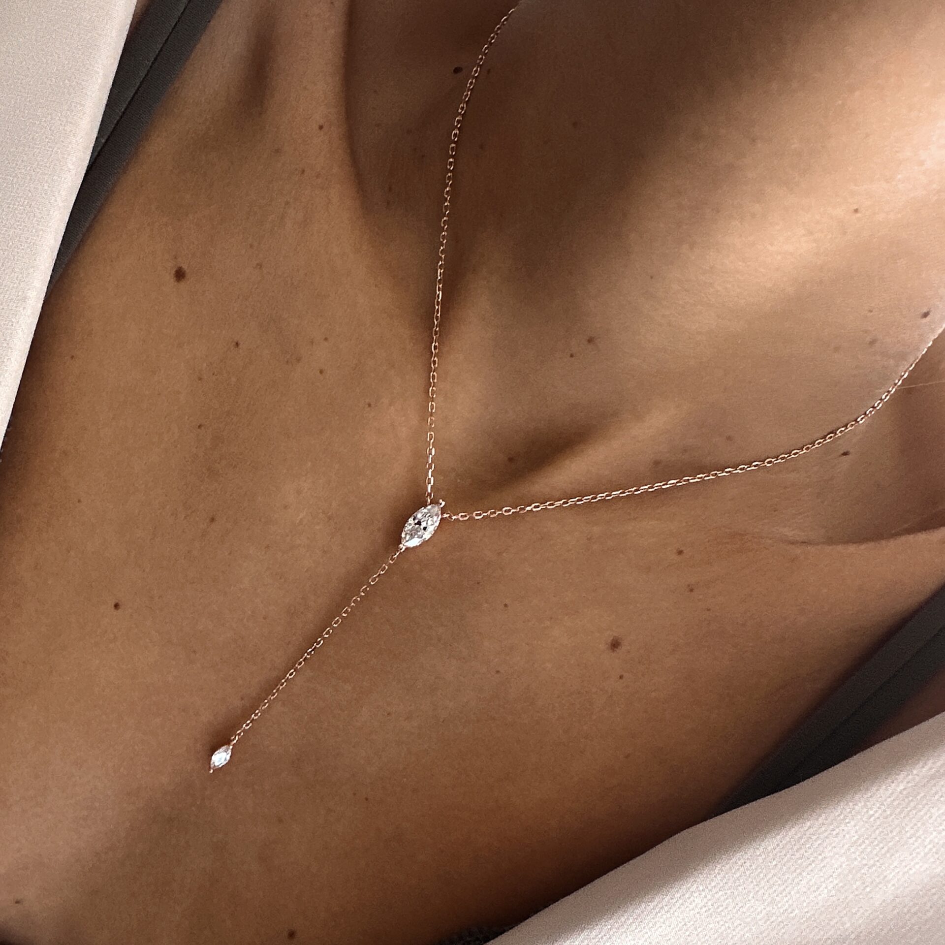 שרשרת עניבה סלוניקי