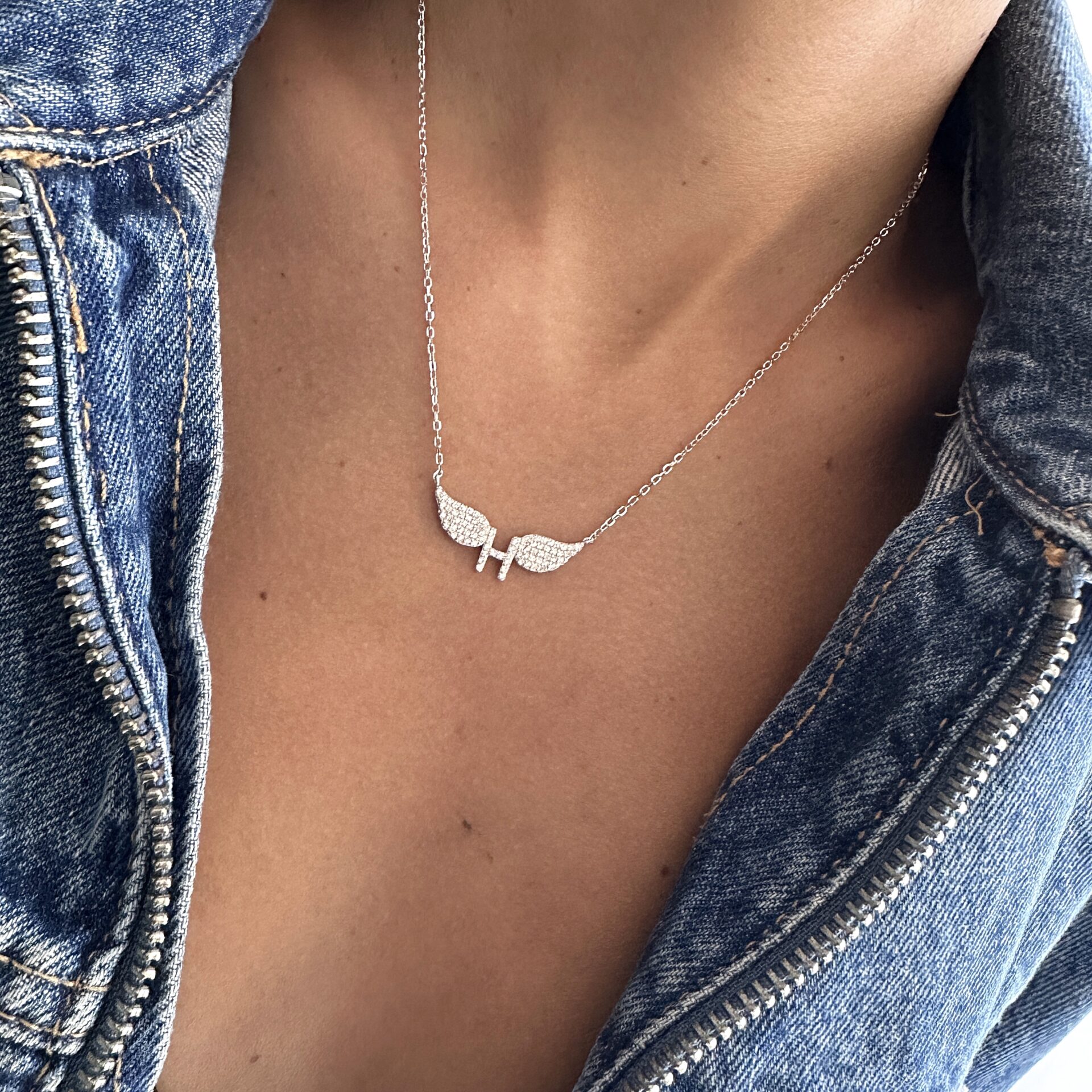 שרשרת כסף אמיתי 925 עם תליון כנפיים עדינות משובצות זרקונים