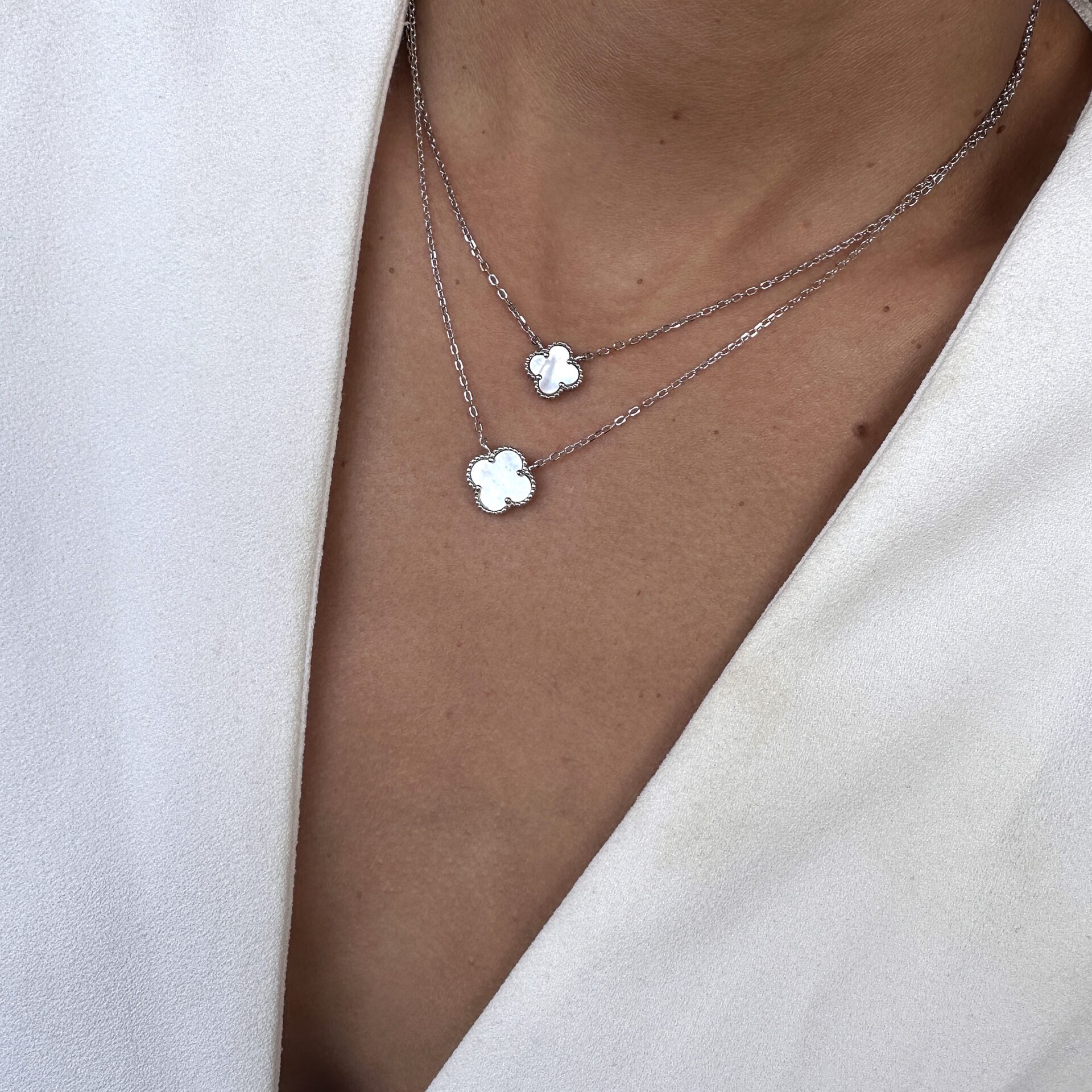 שרשרת תילתן לבן בשיבוץ פנינה צדף כסף אמיתי 925