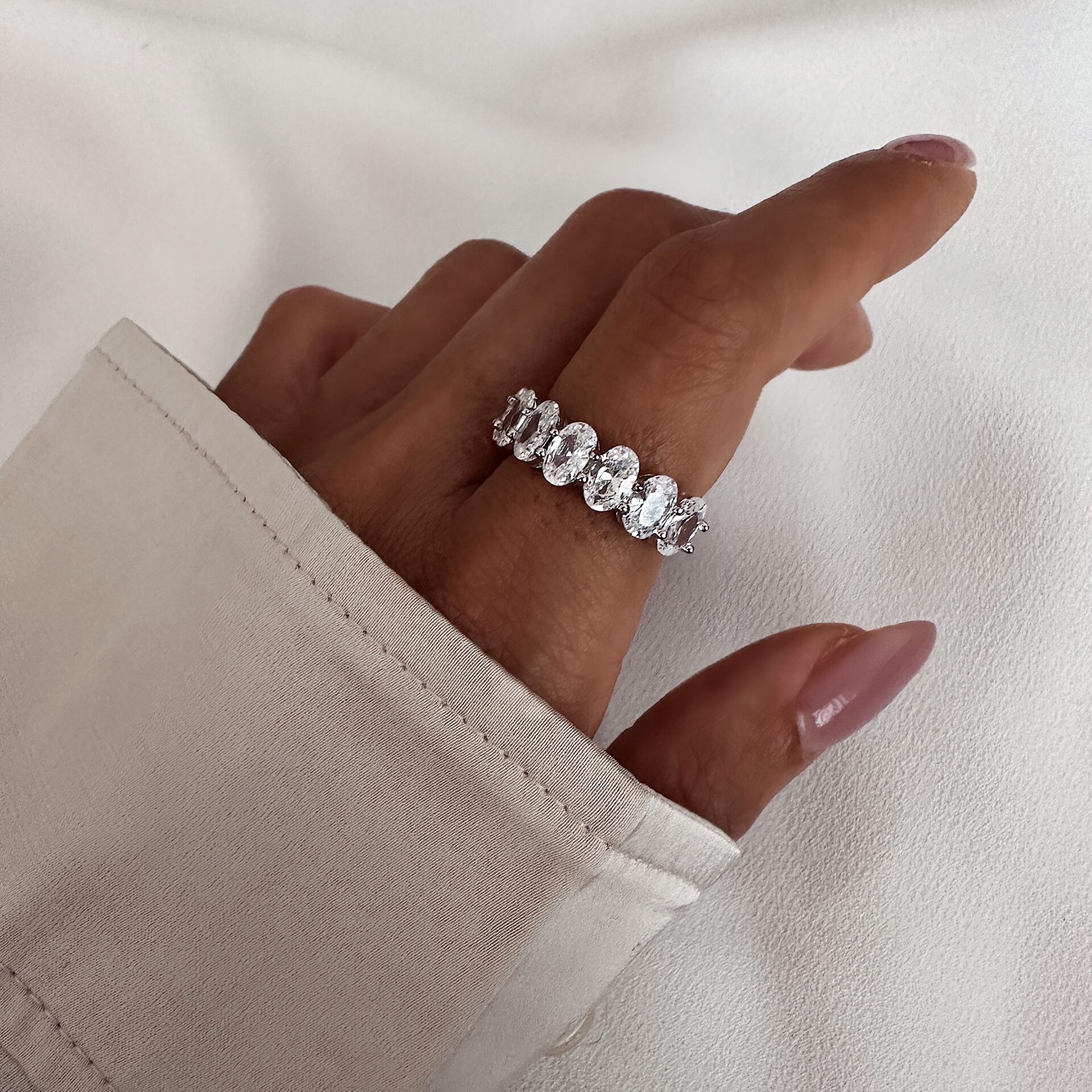 טבעת דיאנה משובצת ב7 אבנים אובליות גדולות מרשימה ויפה כסף אמיתי 925