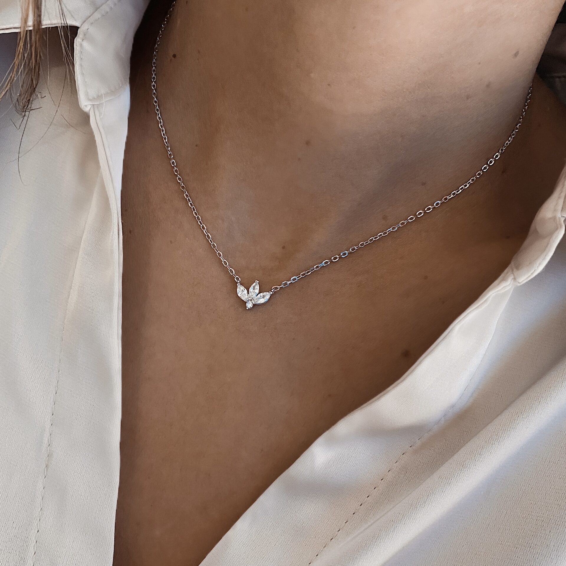 שרשרת כסף אמיתי 925 עם תליון פרח עדין משובץ זרקונים