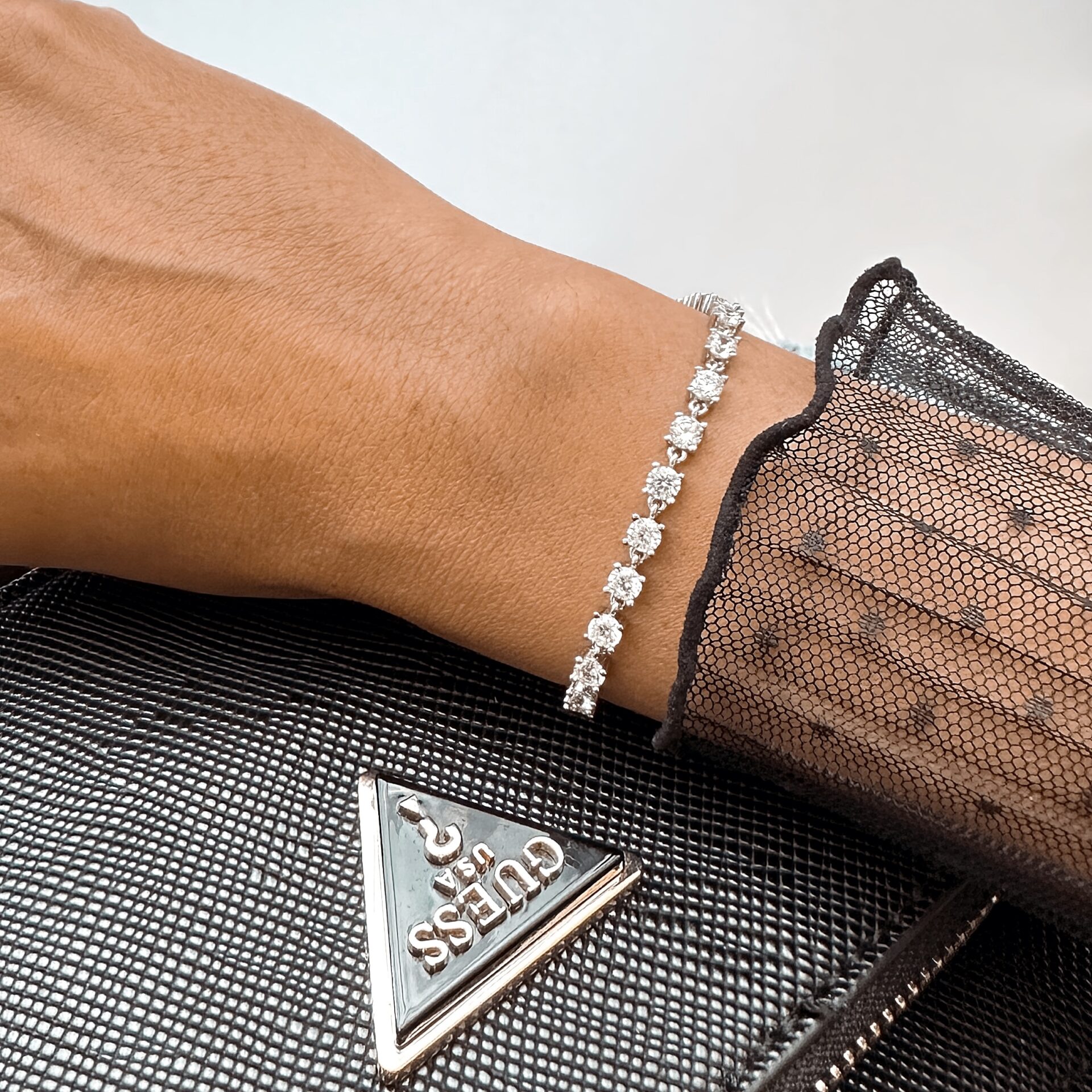 צמיד טניס קלאסיקו משובץ זרקונים במראה ייחודי של כל זירקון בנפרד כסף אמיתי 925