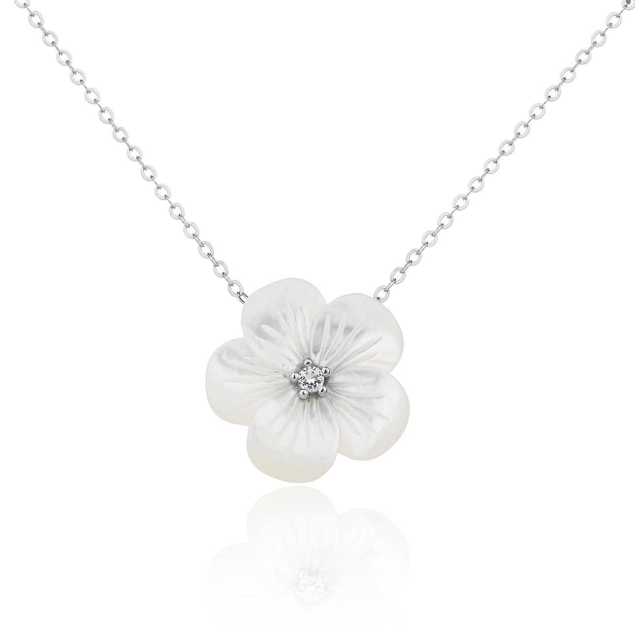 שרשרת כסף אמיתי 925 עם תליון פרח לבן משובץ זרקון במרכז – תכשיט עדין ואלגנטי
