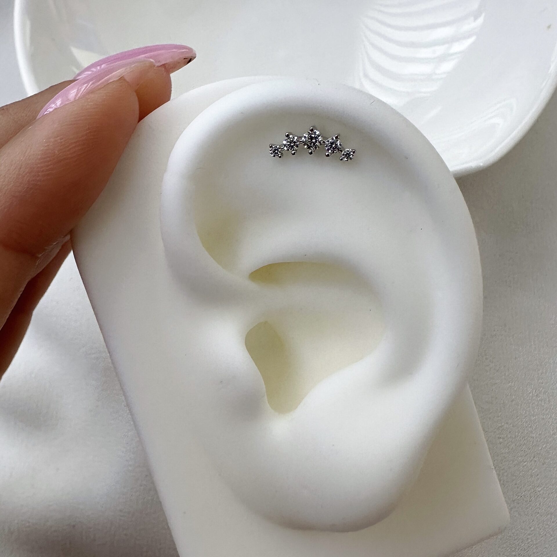 עגיל הברגה לירוי