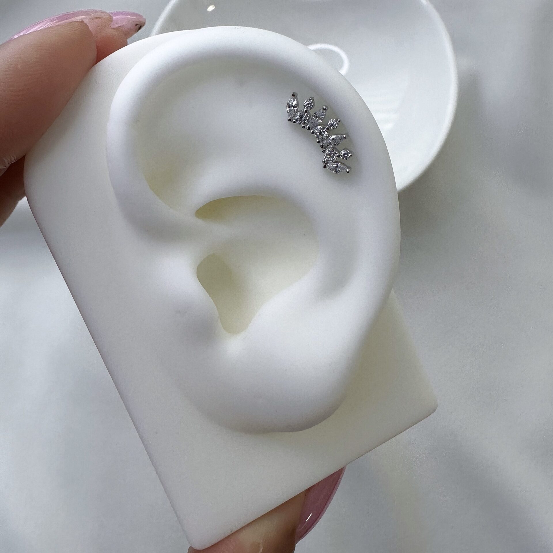 עגיל הברגה מרלין